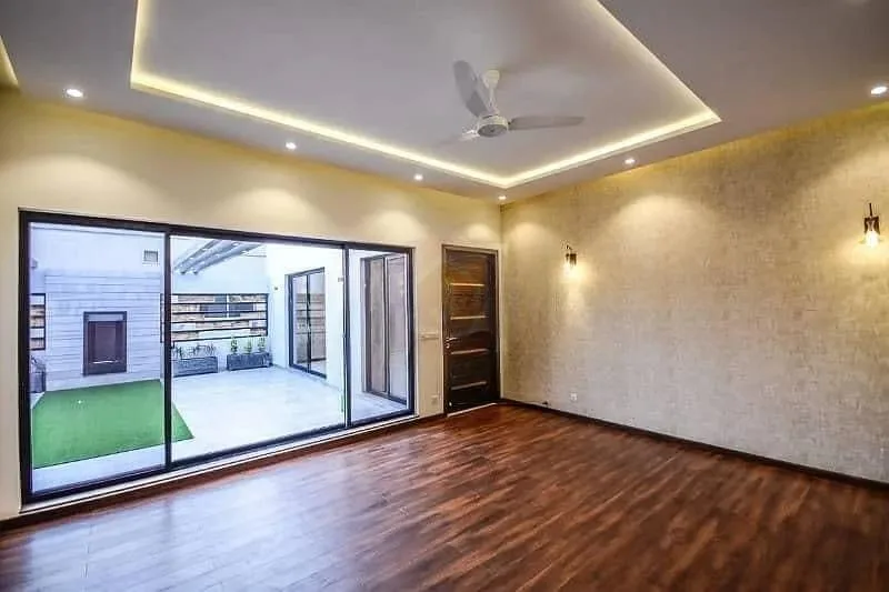 Luxury One Kanal Bungalow in DHA Lahore for Sale