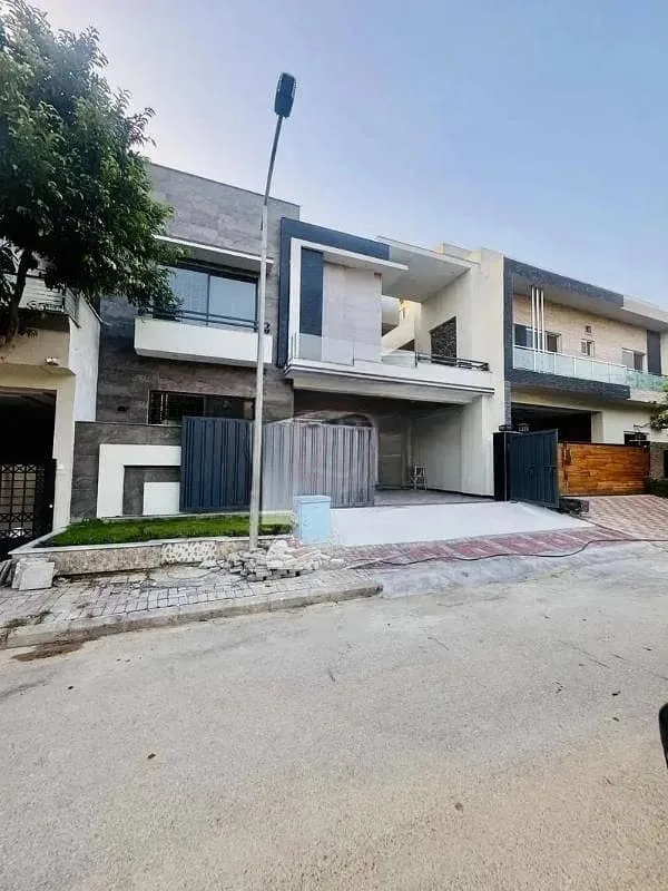10 Marla House for Sale in Top City 1 - Block A
