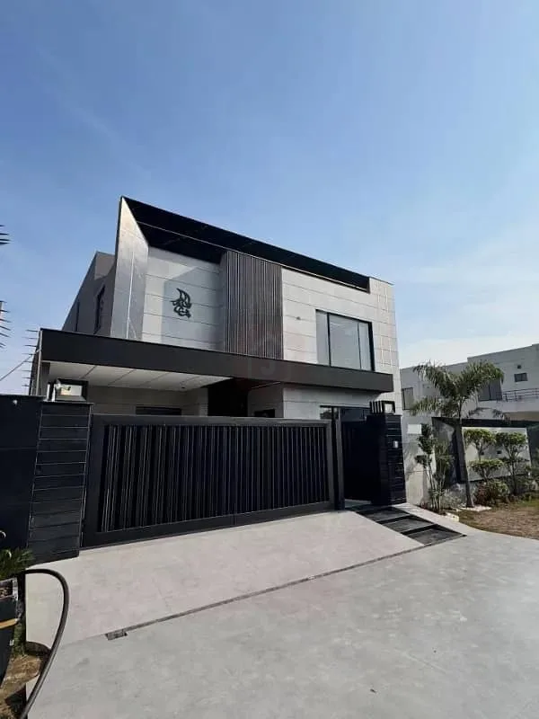 Luxury 1 Kanal Bungalow for Sale in DHA Lahore