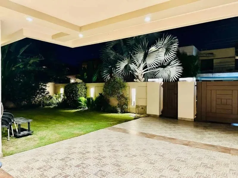 One Kanal Modern Bungalow for Sale in DHA Lahore, Near Park and Market