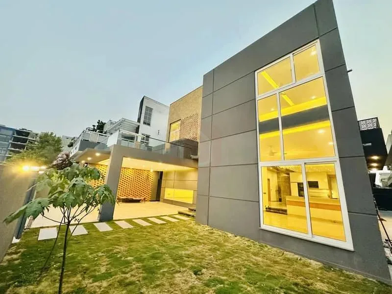 One Kanal Luxurious Designer House in DHA Phase 2