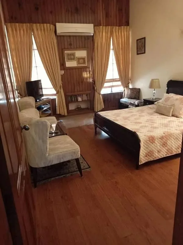 One Kanal Used Bungalow with 3 Bedrooms for Sale in DHA Lahore