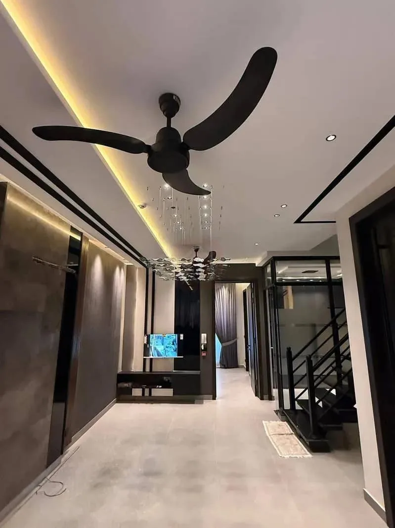 Stylish 8 Marla House with Basement for Sale at a Great Price