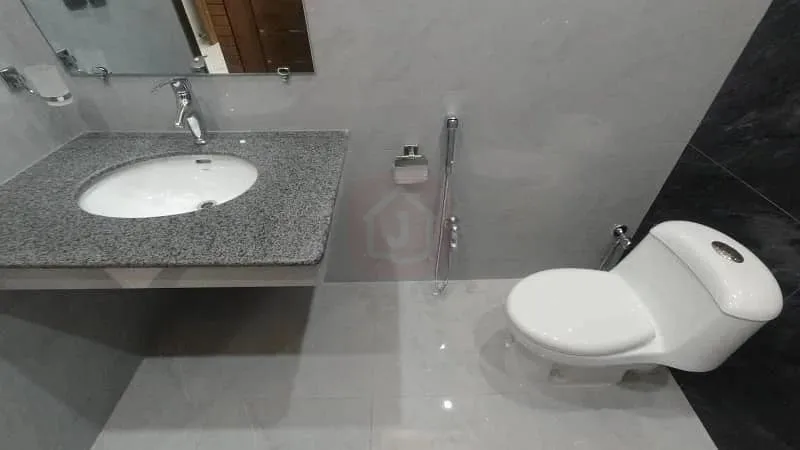 10 Marla House Available for PKR 54,500,000