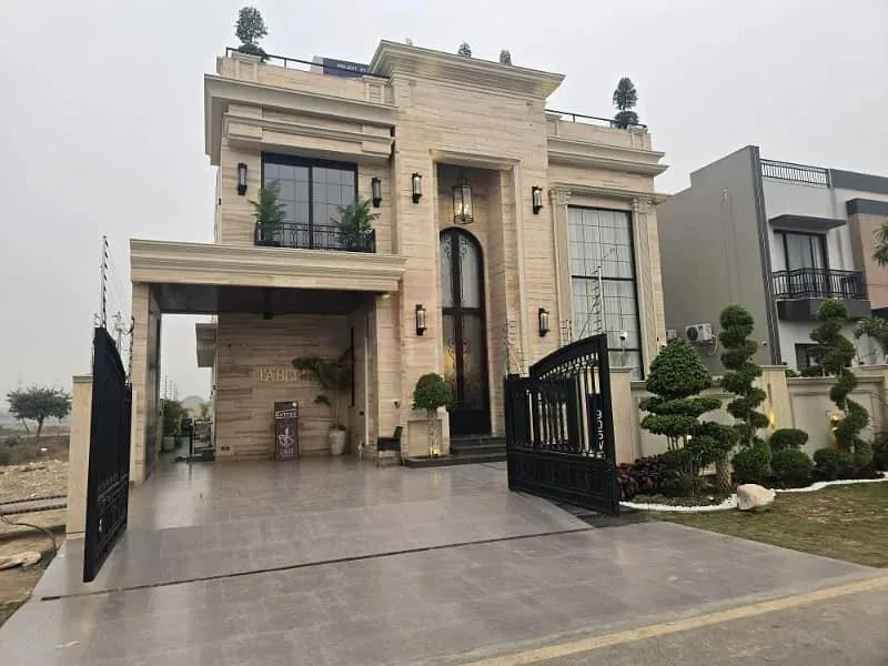 1 Kanal Fully Furnished Italian-Style Bungalow for Sale