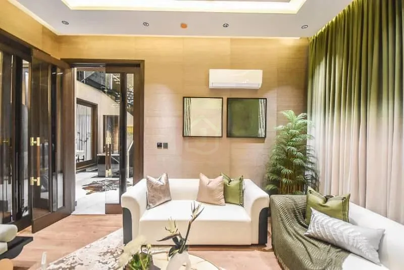 1 Kanal Semi-Furnished Luxury Villa with 5 Bedrooms for Sale in DHA