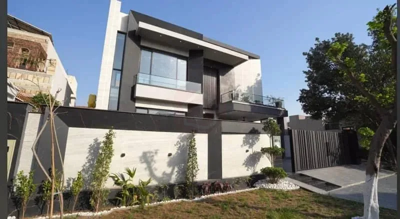 Stylish One Kanal Fully Furnished Bungalow with Two Servant Quarters in DHA Lahore