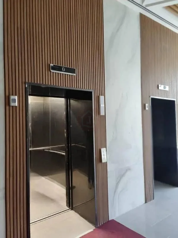 Large Office Available For Rent Ideal For Business Use