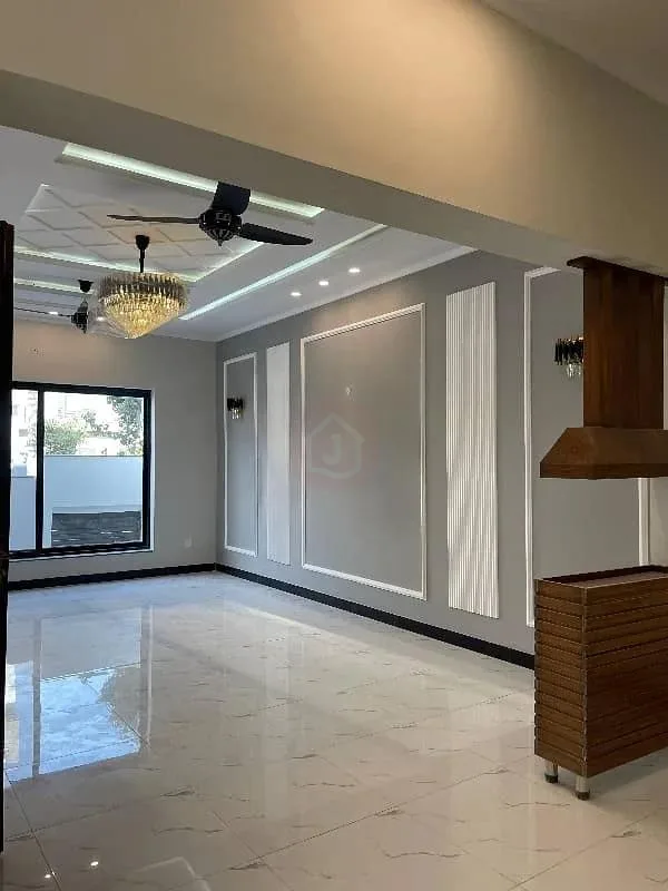 Stunning New Home in A Block, Top City 1