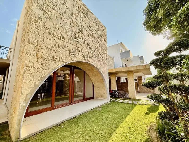 Beautiful 1 Kanal Designer Home Available in DHA Phase 2