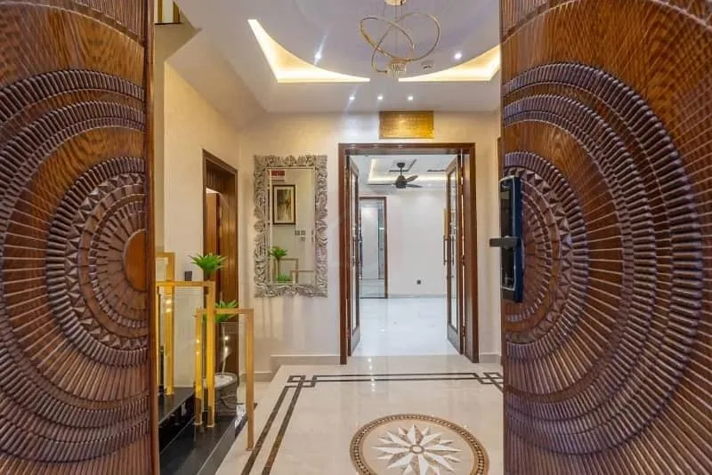 10 Marla House Available Close to Park