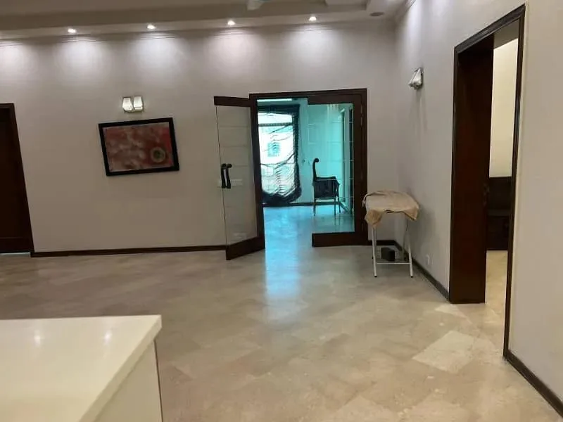 Modern One Kanal Bungalow for Sale in DHA Lahore, Near Park and Commercial Area
