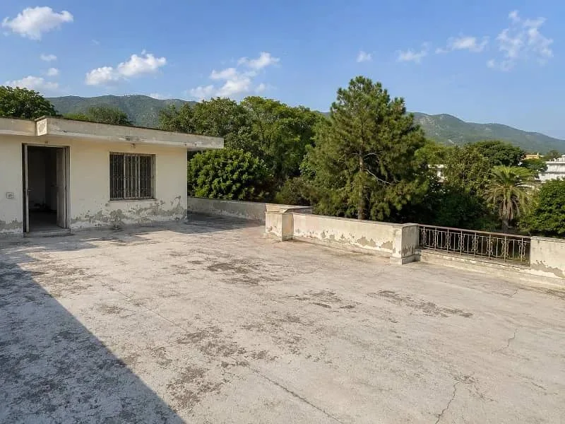 Old Demolishable House For Sale at Investor Rate in F-8