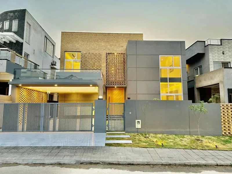 One Kanal Luxurious Designer House in DHA Phase 2