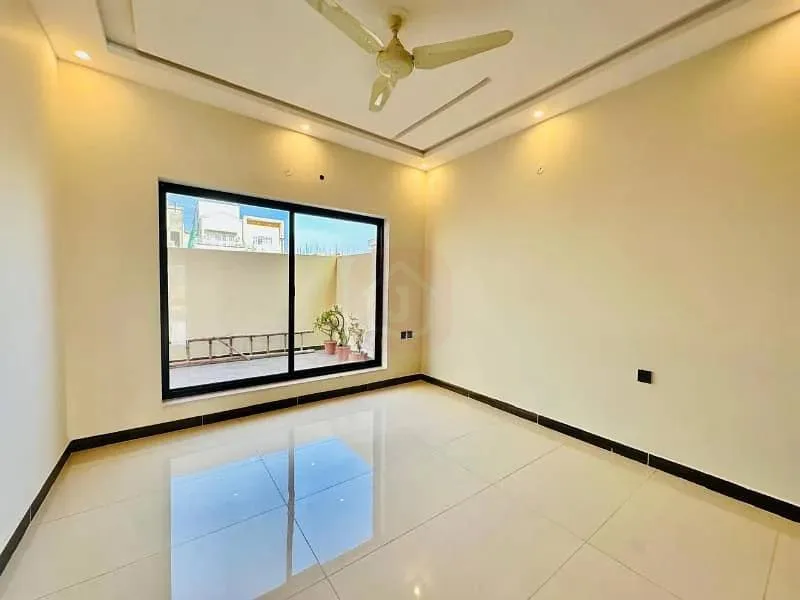 10 Marla New House Available in Emaar Canyon Views