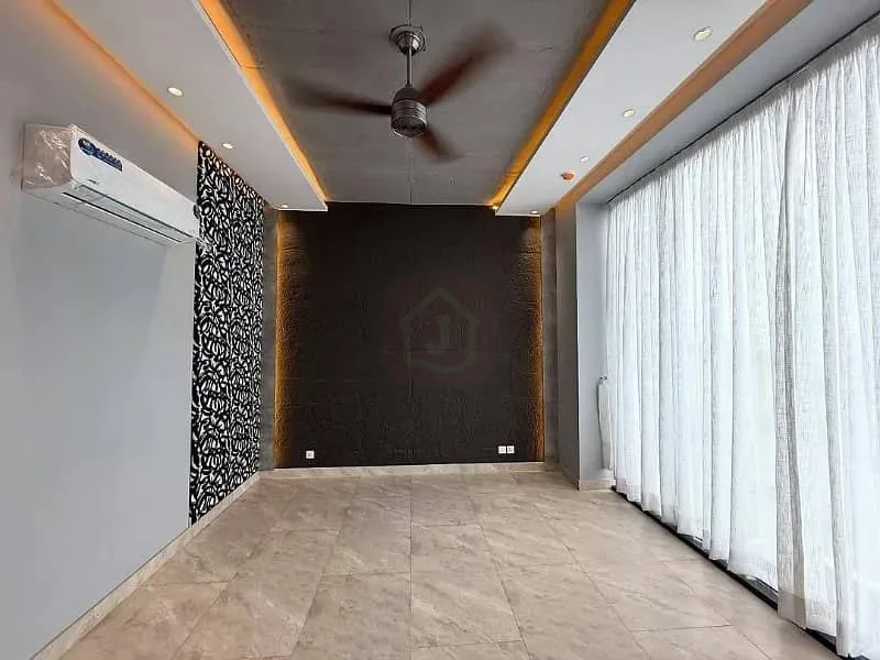 Stunning One Kanal Luxury Bungalow with 2 Servant Quarters in DHA Lahore