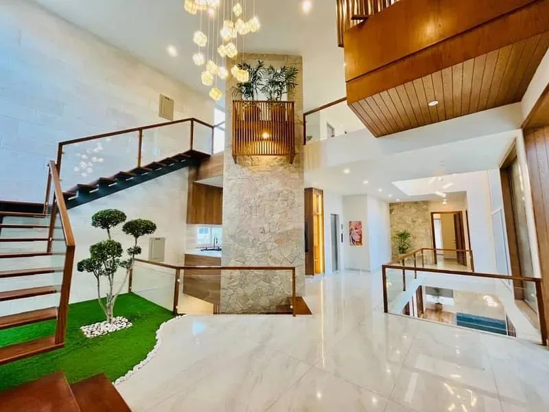 Exquisite 1 Kanal House with Pool for Sale