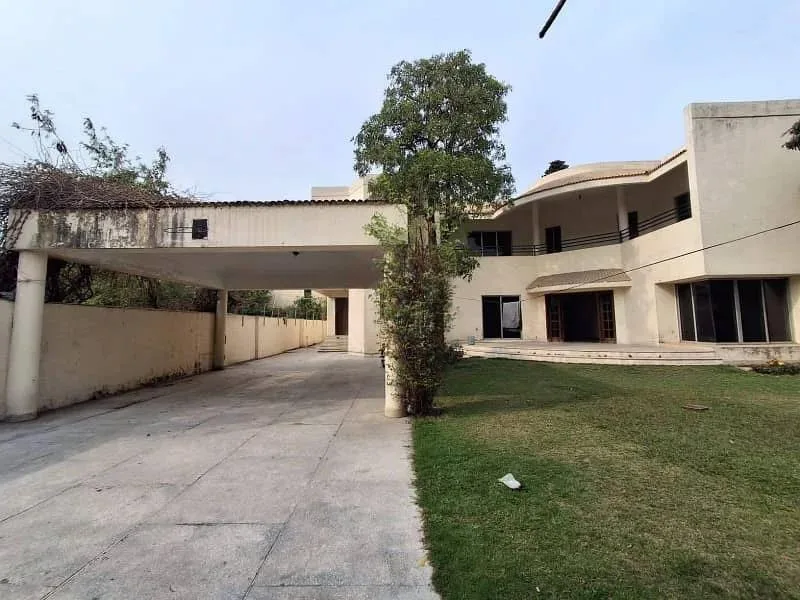 Stunning 2 Kanal Bungalow for Sale in Prime DHA Lahore Location
