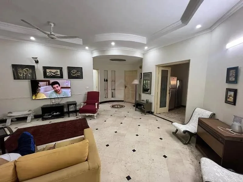 One Kanal Bungalow for Sale in DHA Lahore Near Park & Market