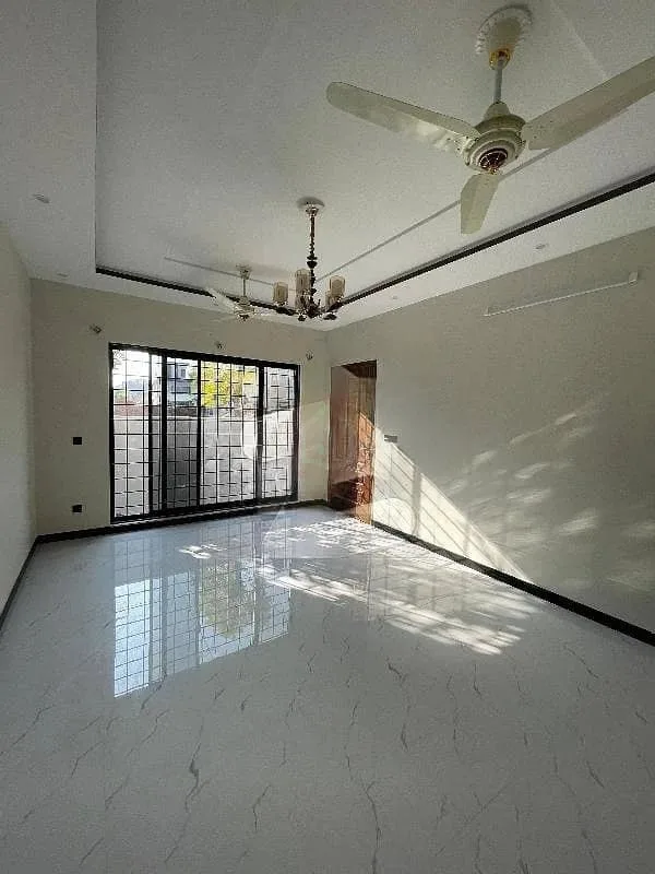 Stunning Mansion for Sale in A Block, Top City 1