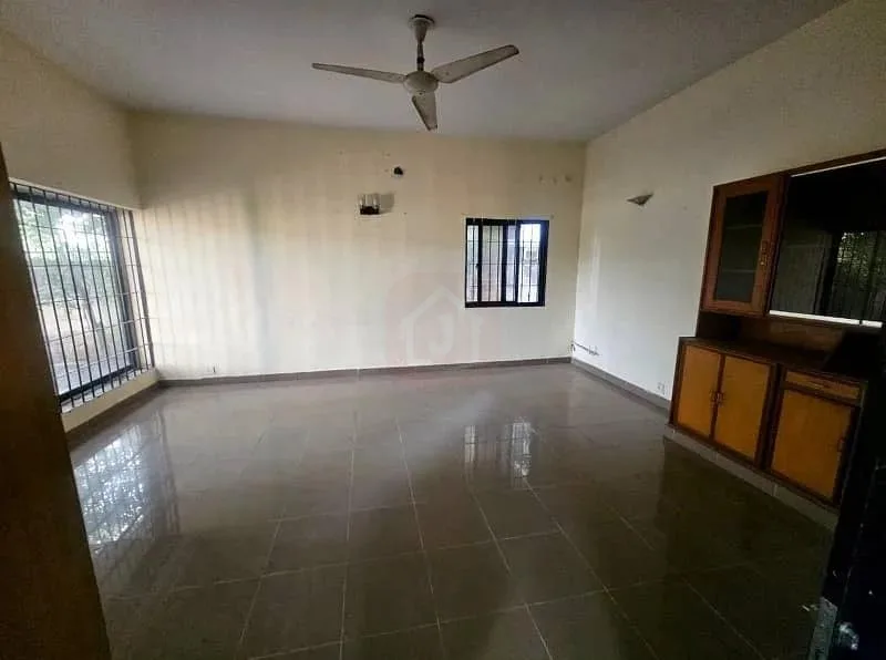 Corner House for Sale in G-6 Islamabad