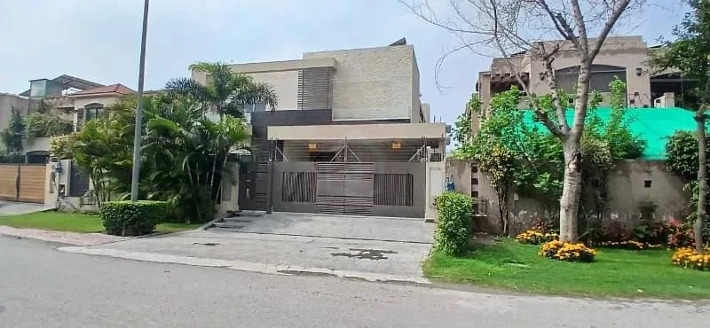 One Kanal Modern Bungalow for Sale in DHA Lahore with Solar and Servant Quarters
