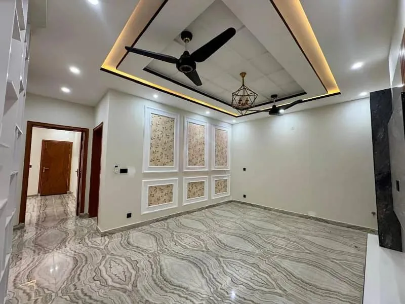 8 Marla Luxury Home Available in Faisal Town Block A
