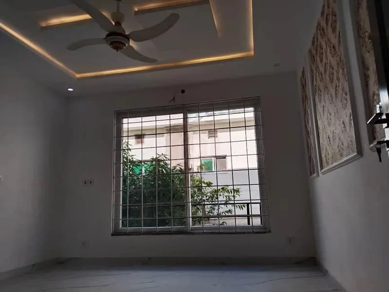 Stunning 10 Marla House Available for Sale in Bahria Enclave Sector C1