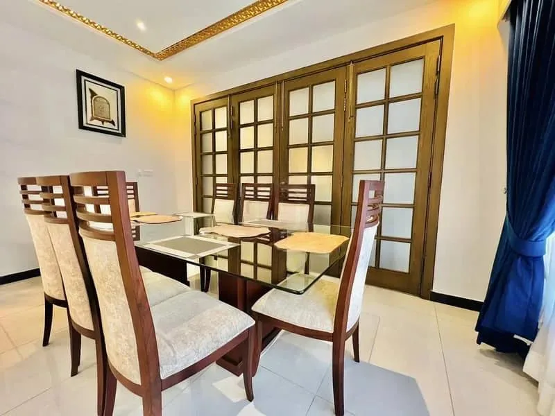 DHA Phase 2 1.5 Kanal Fully Furnished Home