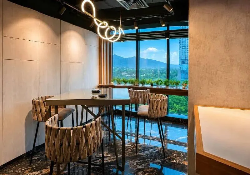 Executive Office Available for Rent in High Rise Tower