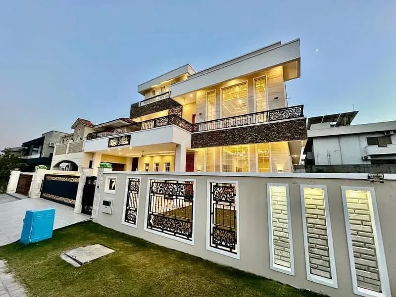 Elegant 1 Kanal Residence Available in DHA Phase 2, Islamabad