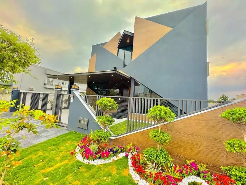 High-End Designer Home in DHA Defence Phase 2
