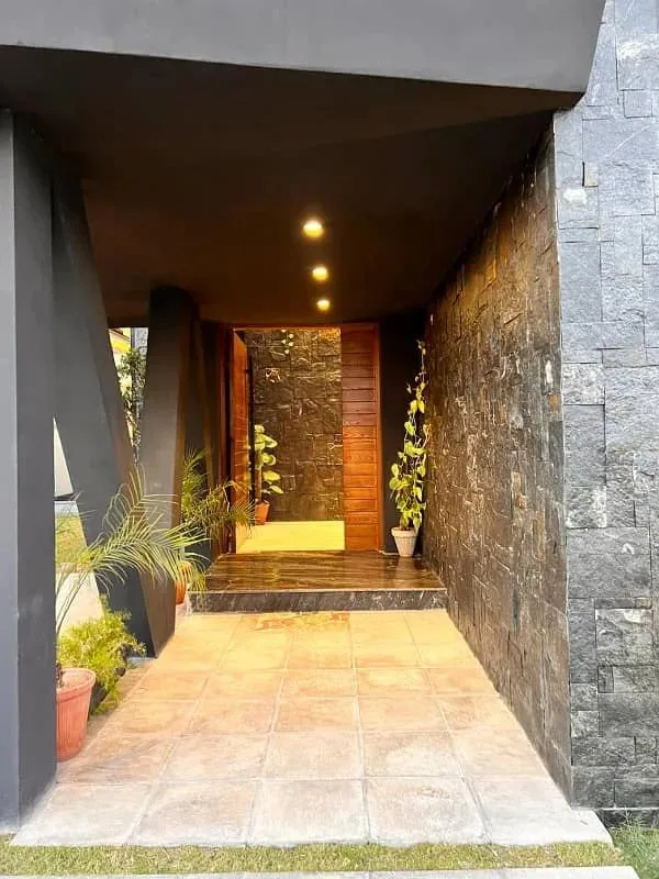 Stunning Modern House Available in DHA Phase 2