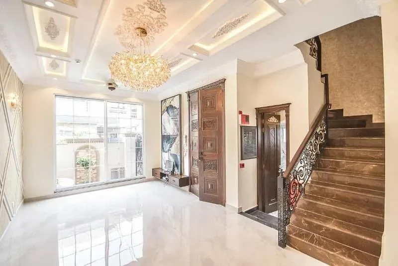 5 Marla Elegant Villa with High Ceiling Lobby Overlooking Park