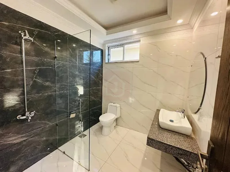 Stunning 10 Marla House Available in Bahria Enclave Islamabad Sector C1