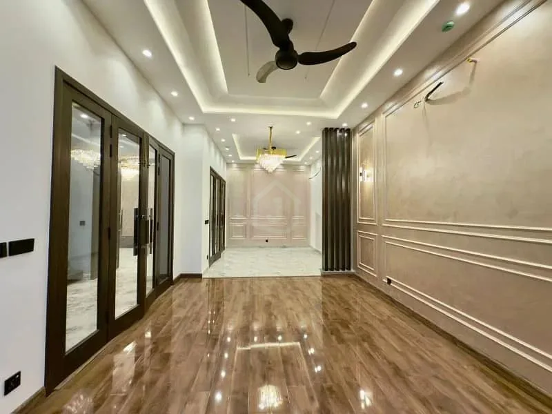 Exquisite 10 Marla Designer Villa Available in DHA Phase 6