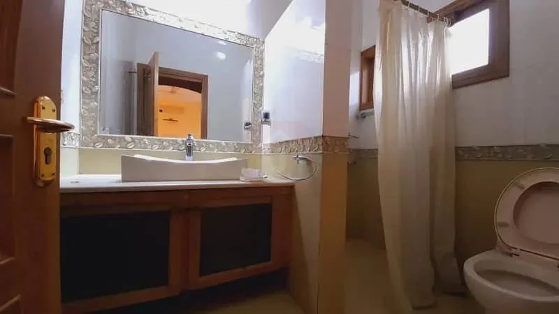 Spacious House Available in F-7 Islamabad - 666 Square Yards