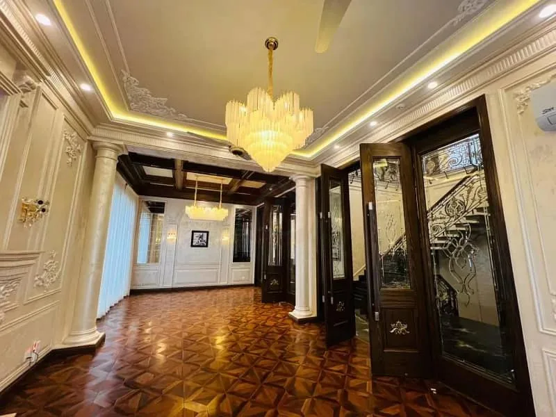 Stunning Semi-Furnished One Kanal Bungalow with Full Basement in DHA Lahore