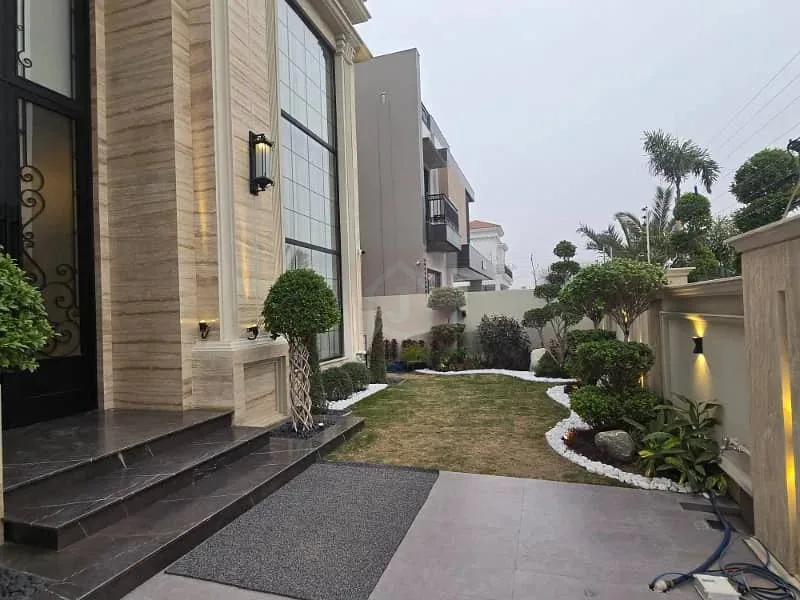 1 Kanal Fully Furnished Italian-Style Bungalow for Sale
