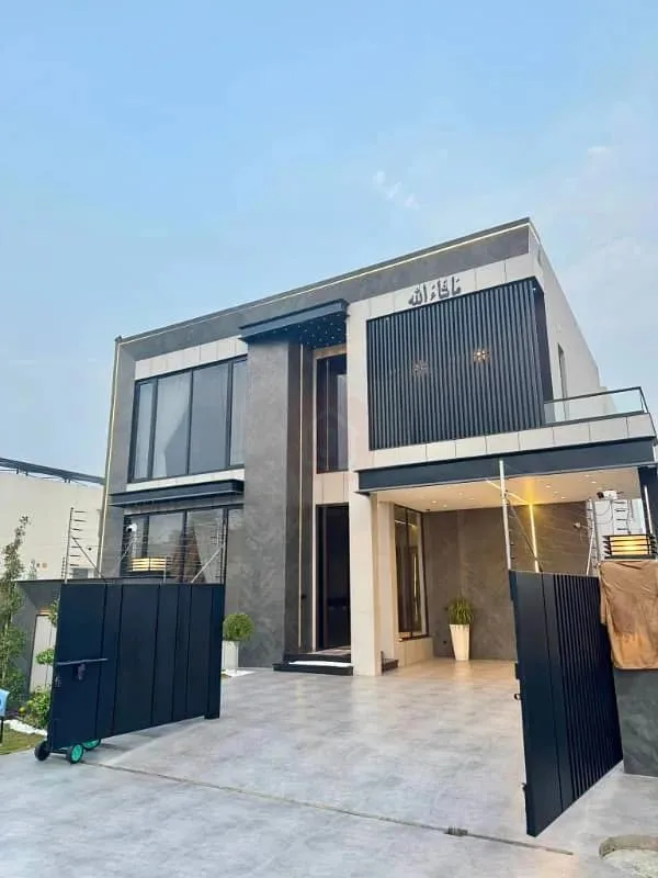 Luxury One Kanal Bungalow with 2 Servant Quarters for Sale in DHA Lahore