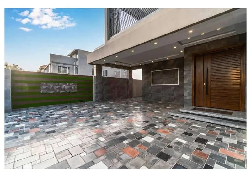 One Kanal Fully Furnished Bungalow for Sale in DHA Lahore