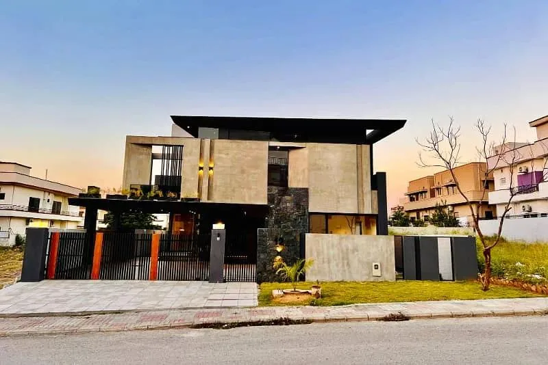 Stunning Modern House Available in DHA Phase 2