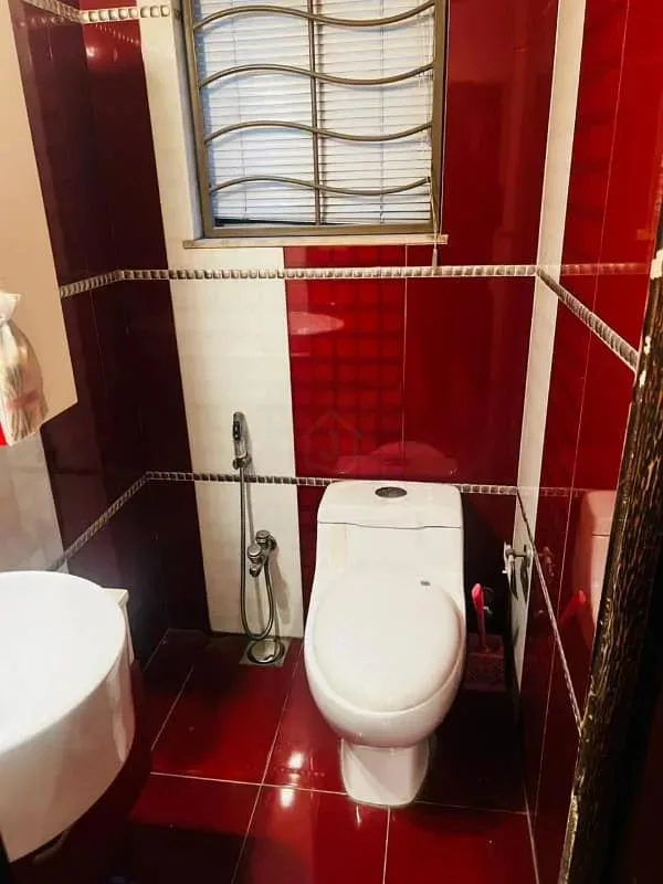 Slightly Used One Kanal Bungalow For Sale in DHA Phase 5, Lahore