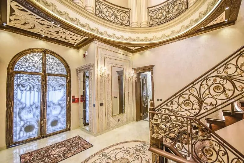 Exquisite 10 Marla Spanish Style Villa Available for Sale