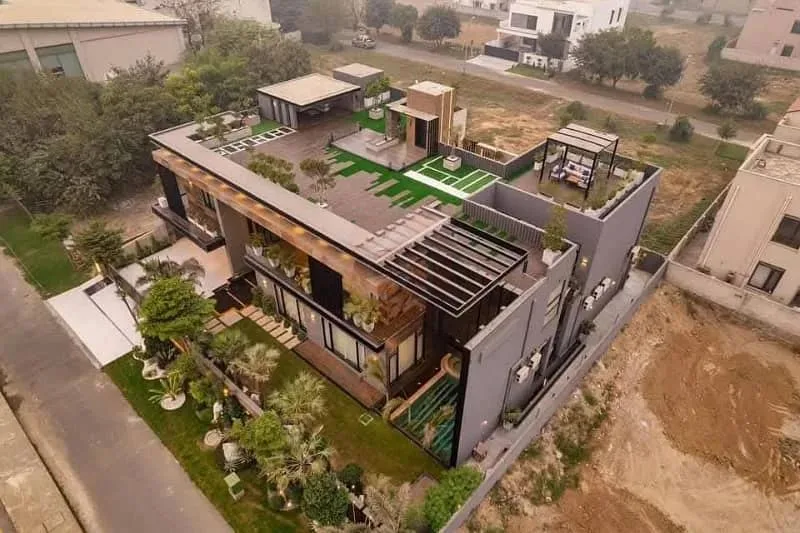 Centrally Located 2 Kanal House in DHA Phase 6 - Block M