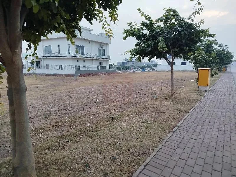 10 Marla Boulevard Plot Available in Sector C1 Extension