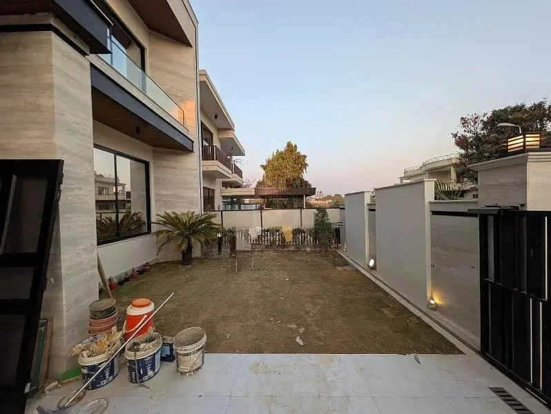 Renovated Fully Furnished House Available in F-10 Islamabad