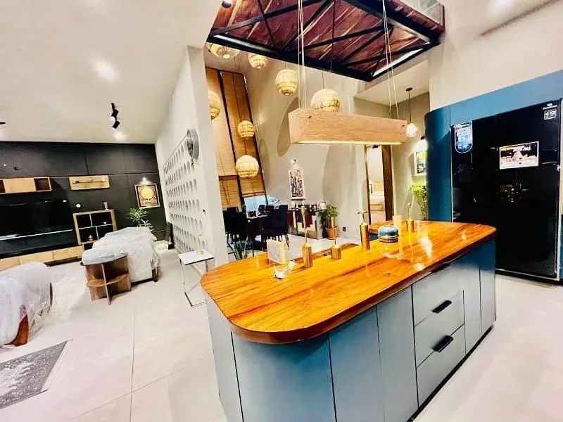 Contemporary Fully Furnished Mansion for Sale on Main Boulevard