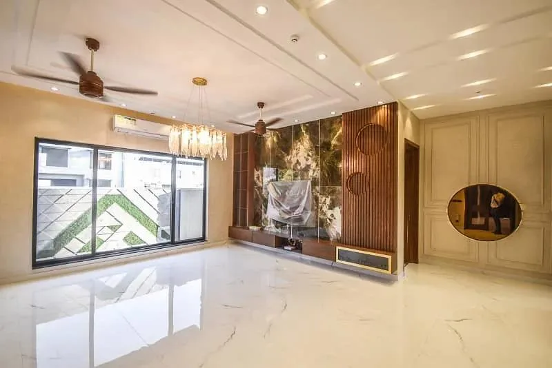 10 Marla Newly Built House in Prime Location Close to Park and Airport
