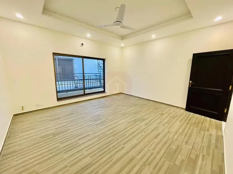 Second-Hand House Available Close to Giga Mall